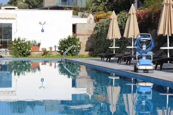 Robot nettoyeur de piscine automatique