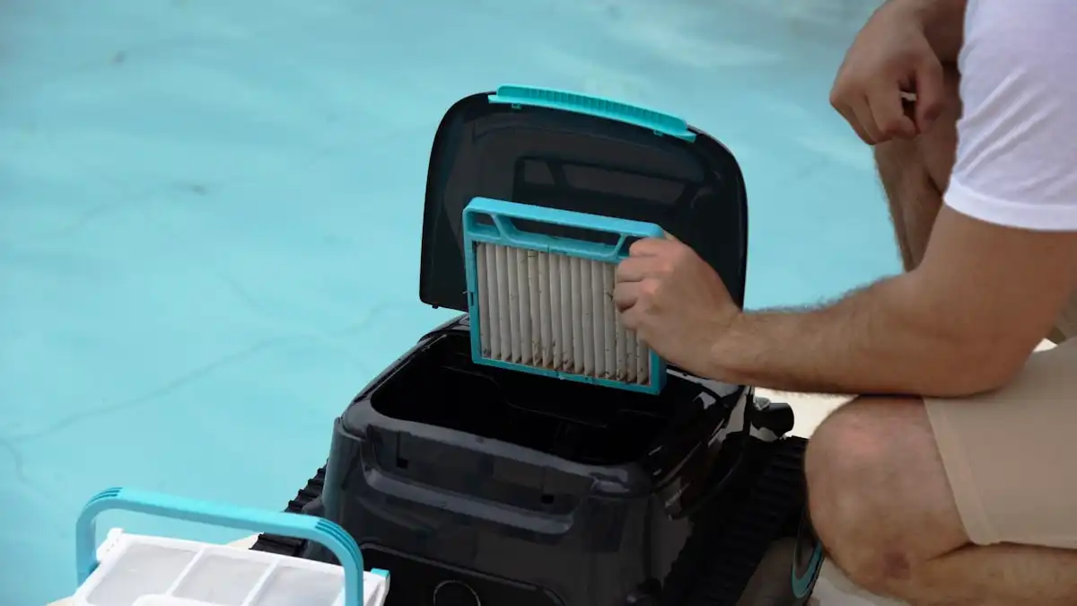 Nettoyage du filtre d'un équipement piscine
